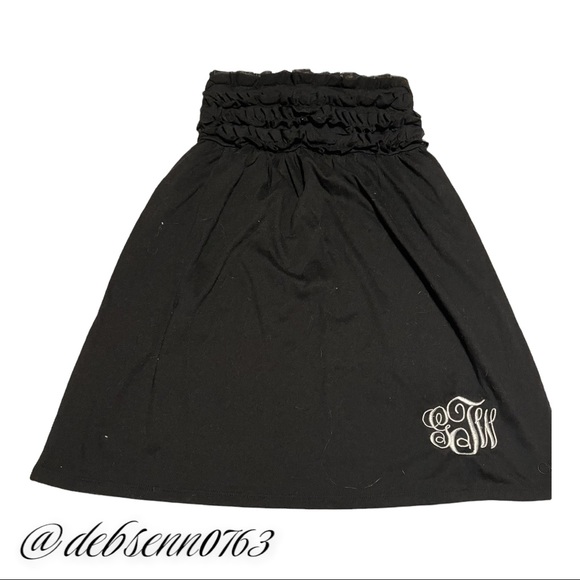 Does anyone have the initials (gTw) I have a  lot 9 Shirts and 1 Dress, all $50. - Picture 2 of 11